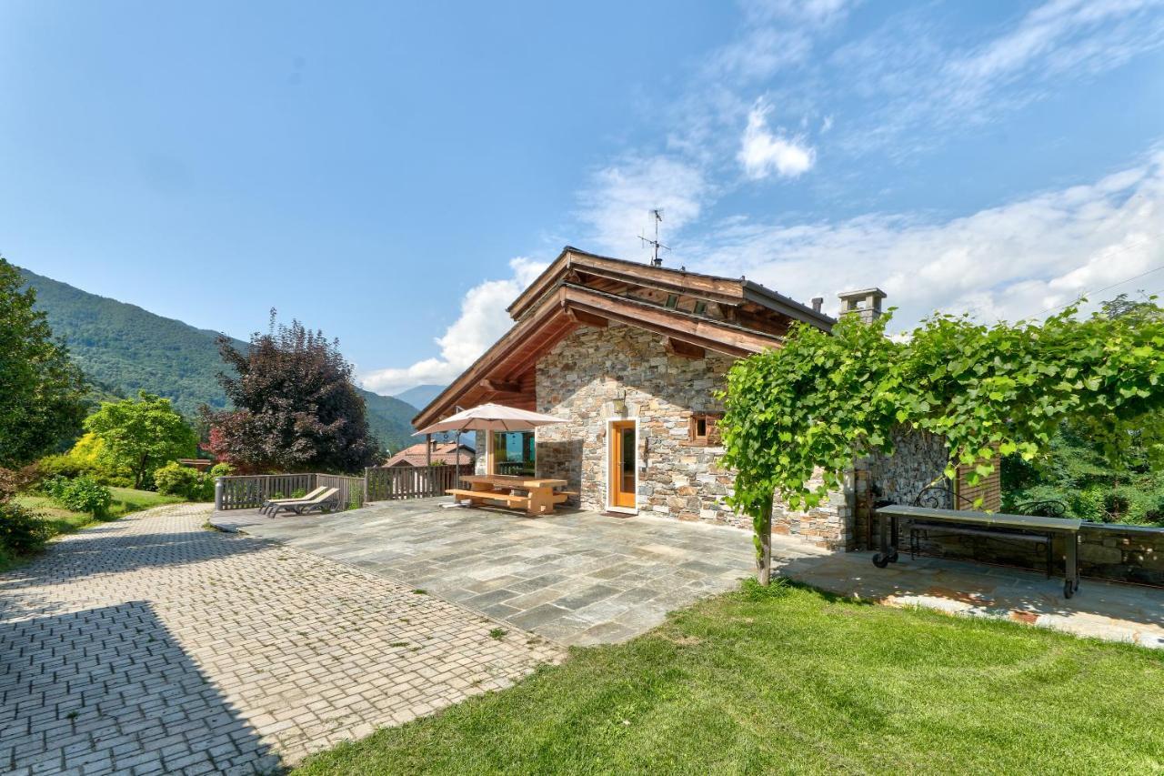 Chalet Con Piscina E Vista Panoramica Colico Bagian luar foto