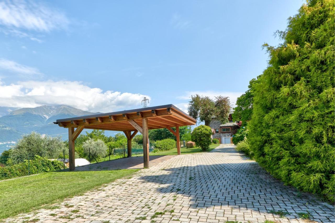 Chalet Con Piscina E Vista Panoramica Colico Bagian luar foto